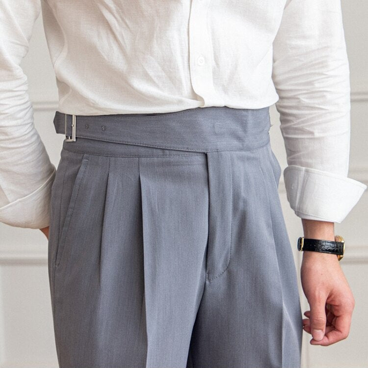 Vienna Tailored Buckle Trousers - Pantalon met Plooi en Verstelbare Gesp | Mokum Alef